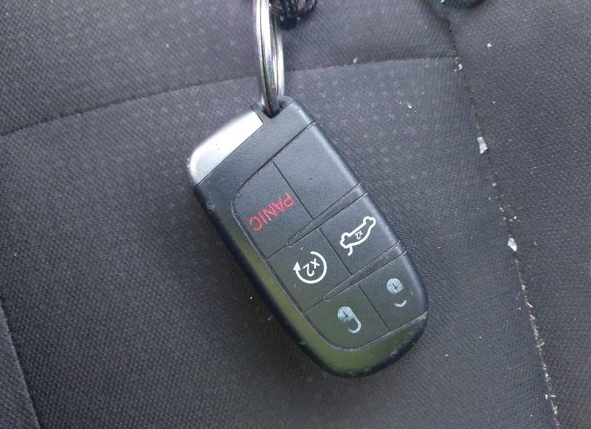 Photo 11 of 2015 Chrysler 200 LIMITED (VIN 1C3CCCAB0FN687325)