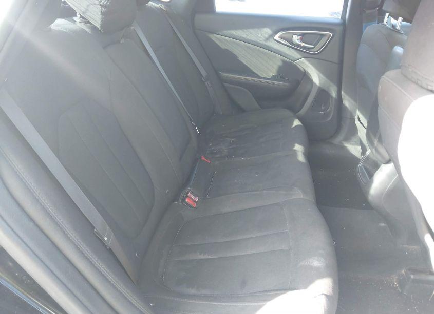 Photo 8 of 2015 Chrysler 200 LIMITED (VIN 1C3CCCAB0FN687325)