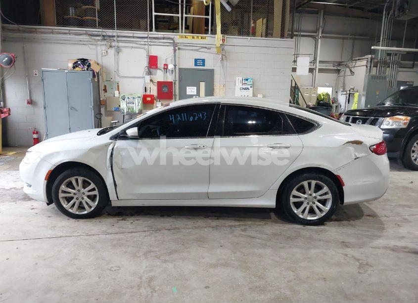 Photo 14 of 2015 Chrysler 200 LIMITED (VIN 1C3CCCAB0FN690385)