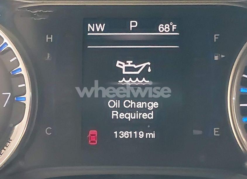 Photo 15 of 2015 Chrysler 200 LIMITED (VIN 1C3CCCAB0FN690385)