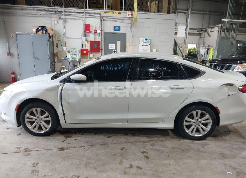 Photo 6 of 2015 Chrysler 200 LIMITED (VIN 1C3CCCAB0FN690385)