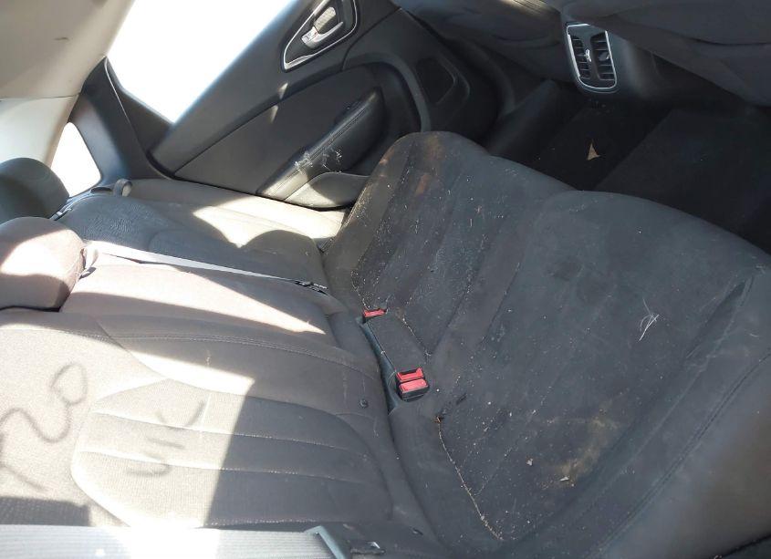 Photo 8 of 2015 Chrysler 200 LIMITED (VIN 1C3CCCAB0FN691102)