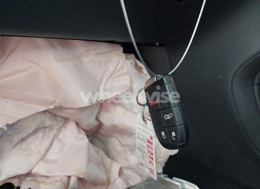 Photo 11 of 2015 Chrysler 200 LIMITED (VIN 1C3CCCAB0FN701949)