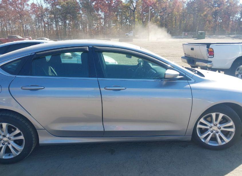 Photo 13 of 2015 Chrysler 200 LIMITED (VIN 1C3CCCAB0FN702826)