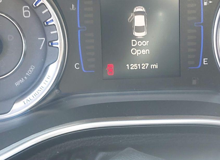 Photo 15 of 2015 Chrysler 200 LIMITED (VIN 1C3CCCAB0FN702826)