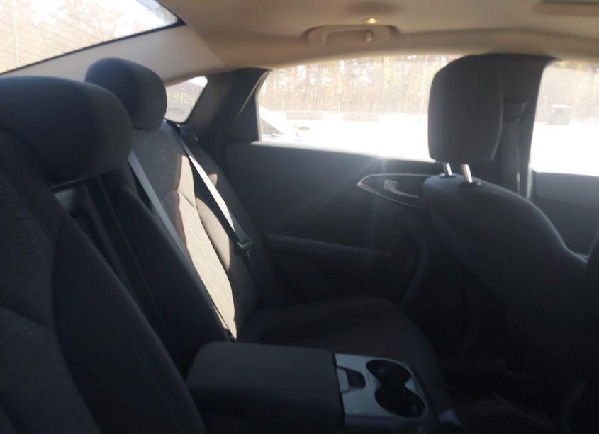 Photo 8 of 2015 Chrysler 200 LIMITED (VIN 1C3CCCAB0FN702826)