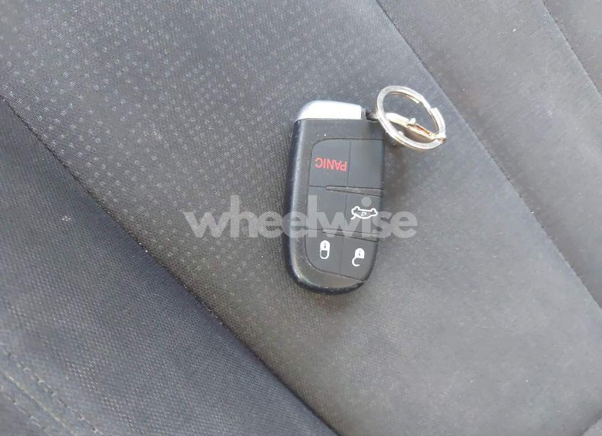 Photo 11 of 2015 Chrysler 200 LIMITED (VIN 1C3CCCAB0FN704267)