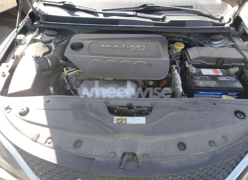 Photo 10 of 2015 Chrysler 200 LIMITED (VIN 1C3CCCAB0FN707847)