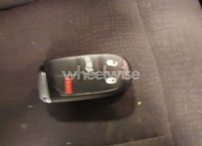 Photo 11 of 2015 Chrysler 200 LIMITED (VIN 1C3CCCAB0FN708318)