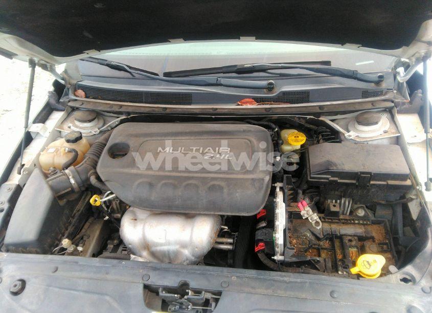 Photo 10 of 2015 Chrysler 200 LIMITED (VIN 1C3CCCAB0FN715463)