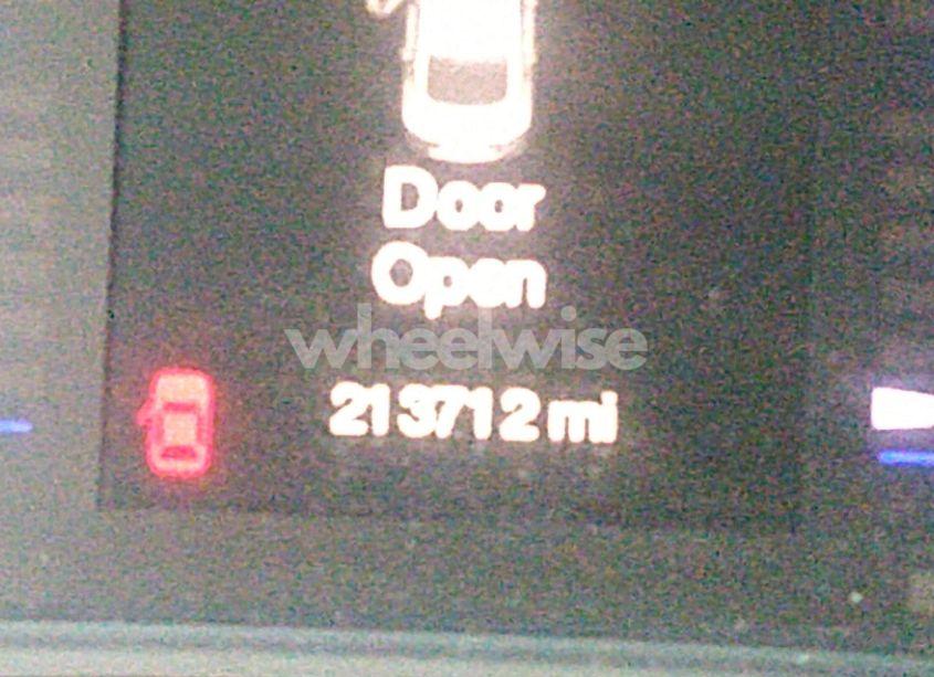 Photo 15 of 2015 Chrysler 200 LIMITED (VIN 1C3CCCAB0FN715463)