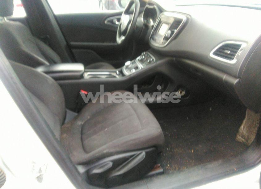 Photo 5 of 2015 Chrysler 200 LIMITED (VIN 1C3CCCAB0FN715463)