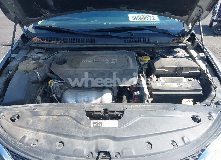 Photo 10 of 2015 Chrysler 200 LIMITED (VIN 1C3CCCAB0FN718749)