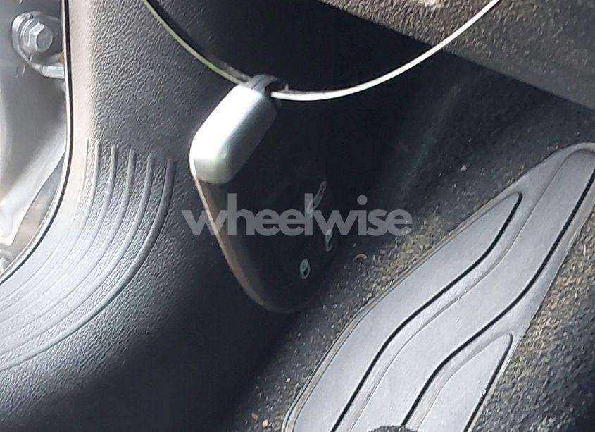 Photo 11 of 2015 Chrysler 200 LIMITED (VIN 1C3CCCAB0FN718749)