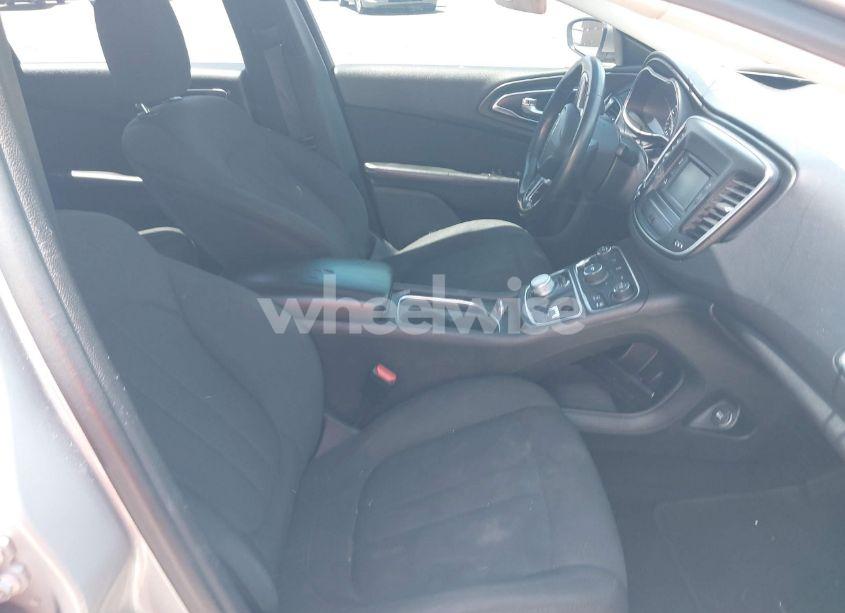 Photo 5 of 2015 Chrysler 200 LIMITED (VIN 1C3CCCAB0FN718749)