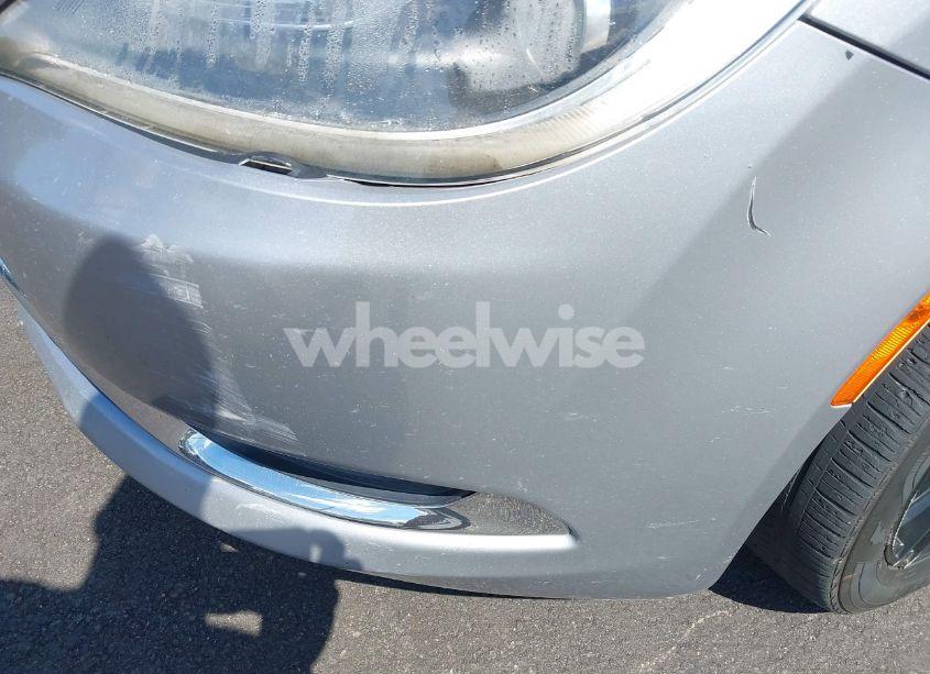 Photo 6 of 2015 Chrysler 200 LIMITED (VIN 1C3CCCAB0FN718749)