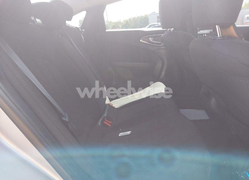 Photo 8 of 2015 Chrysler 200 LIMITED (VIN 1C3CCCAB0FN718749)