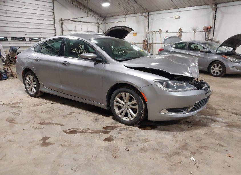 2015 Chrysler 200 LIMITED (VIN 1C3CCCAB0FN720257) main photo