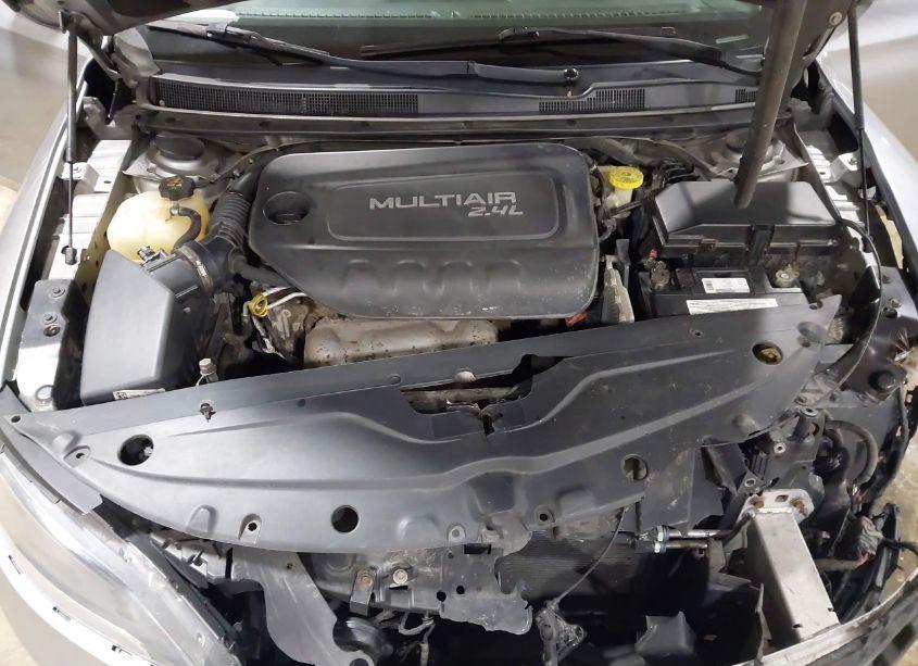 Photo 10 of 2015 Chrysler 200 LIMITED (VIN 1C3CCCAB0FN720257)