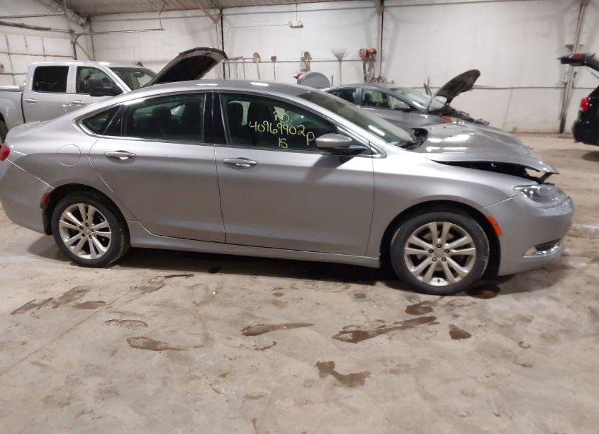 Photo 14 of 2015 Chrysler 200 LIMITED (VIN 1C3CCCAB0FN720257)
