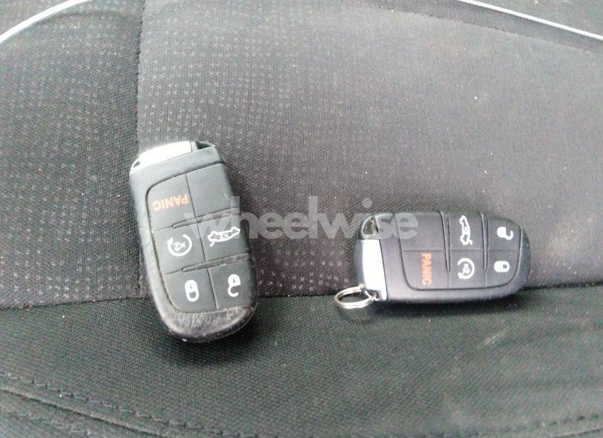 Photo 11 of 2015 Chrysler 200 LIMITED (VIN 1C3CCCAB0FN738371)