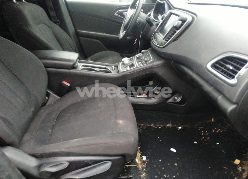 Photo 5 of 2015 Chrysler 200 LIMITED (VIN 1C3CCCAB0FN738371)