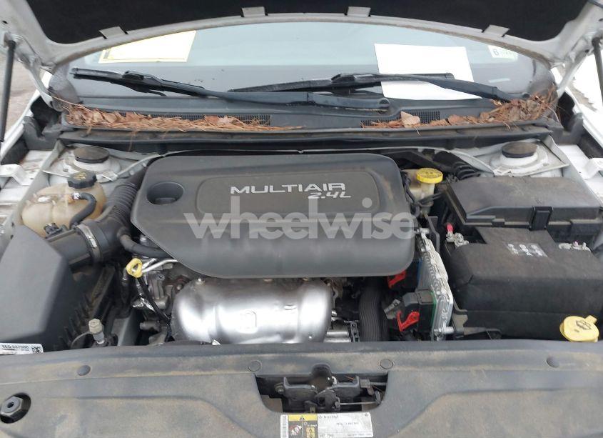 Photo 10 of 2015 Chrysler 200 LIMITED (VIN 1C3CCCAB0FN738953)