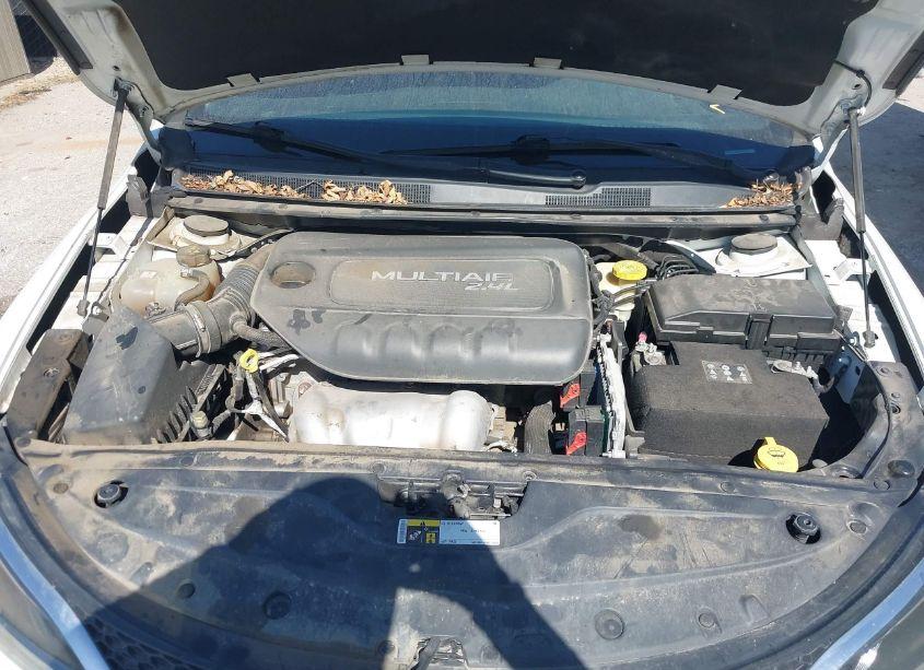 Photo 10 of 2015 Chrysler 200 LIMITED (VIN 1C3CCCAB0FN744610)