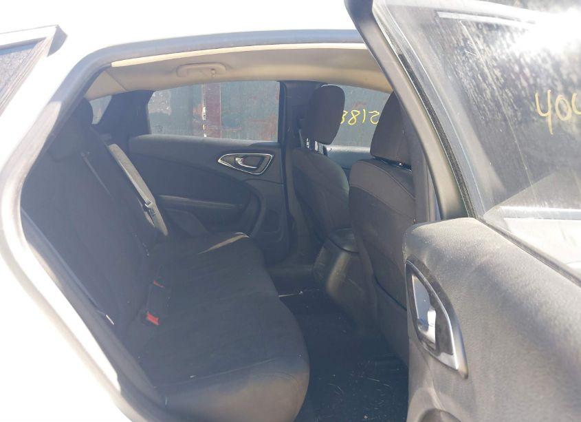 Photo 8 of 2015 Chrysler 200 LIMITED (VIN 1C3CCCAB0FN744610)