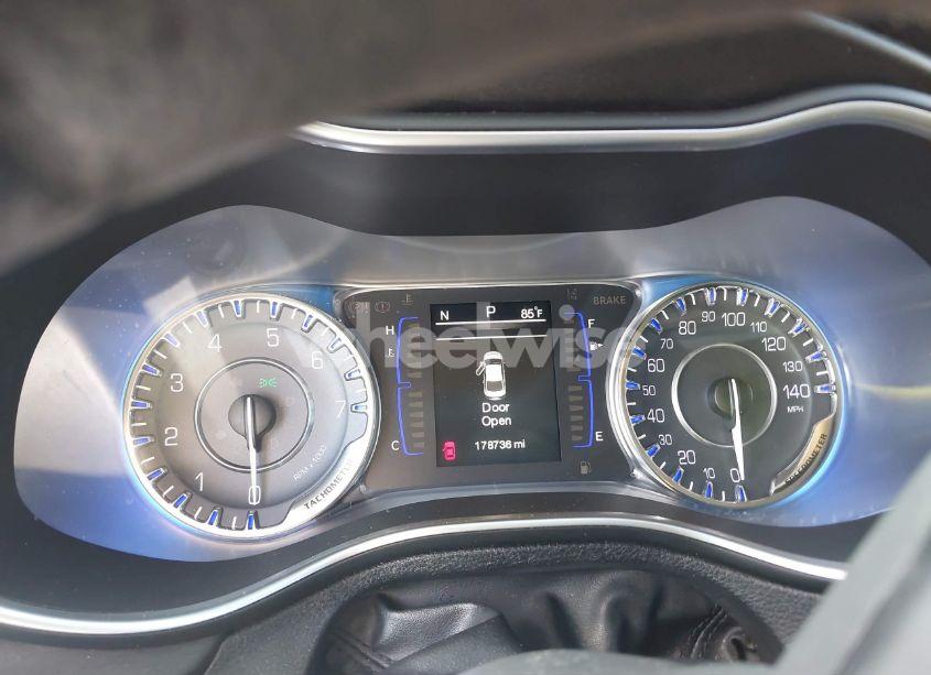 Photo 7 of 2015 Chrysler 200 LIMITED (VIN 1C3CCCAB0FN748530)