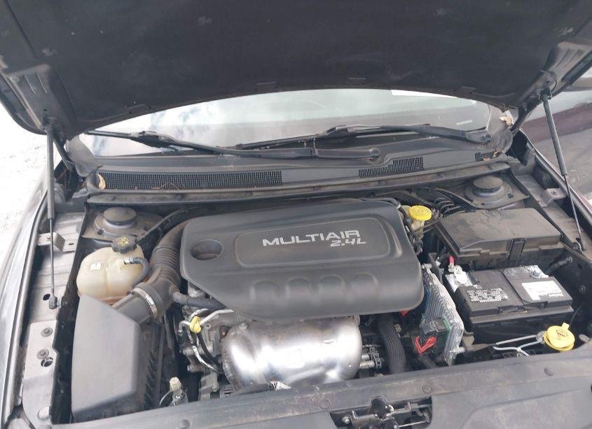 Photo 10 of 2015 Chrysler 200 LIMITED (VIN 1C3CCCAB0FN752318)