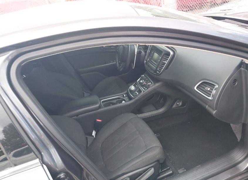 Photo 5 of 2015 Chrysler 200 LIMITED (VIN 1C3CCCAB0FN752318)