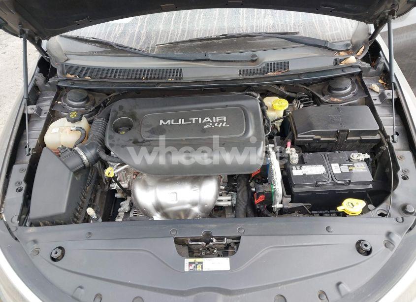 Photo 10 of 2015 Chrysler 200 LIMITED (VIN 1C3CCCAB0FN760693)