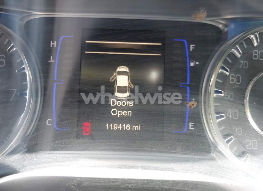 Photo 7 of 2016 Chrysler 200 LIMITED (VIN 1C3CCCAB0GN101949)