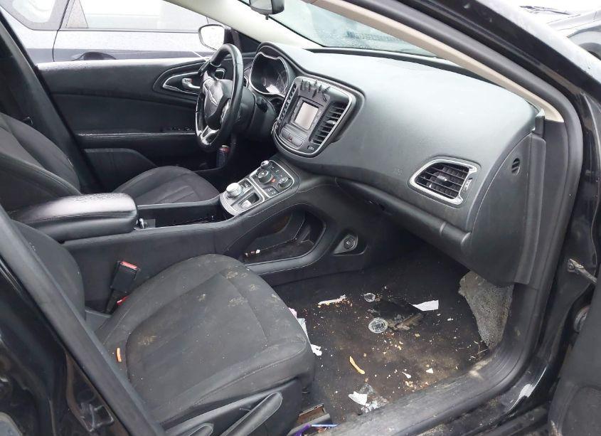 Photo 5 of 2016 Chrysler 200 LIMITED (VIN 1C3CCCAB0GN132196)