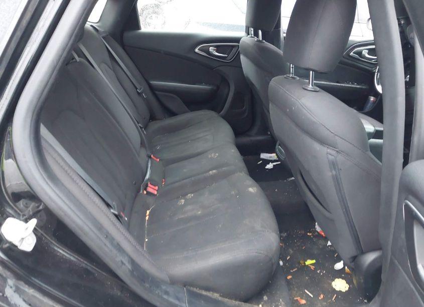 Photo 8 of 2016 Chrysler 200 LIMITED (VIN 1C3CCCAB0GN132196)