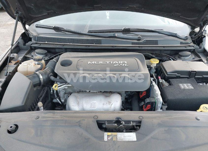 Photo 10 of 2016 Chrysler 200 LIMITED (VIN 1C3CCCAB0GN149337)