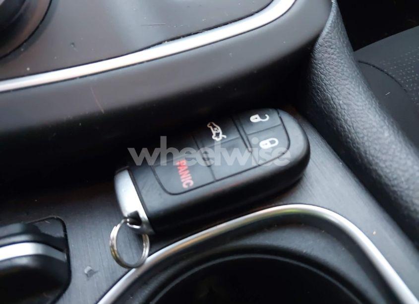 Photo 11 of 2016 Chrysler 200 LIMITED (VIN 1C3CCCAB0GN149337)