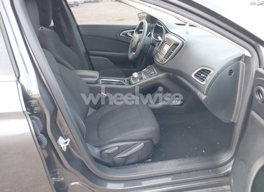 Photo 5 of 2016 Chrysler 200 LIMITED (VIN 1C3CCCAB0GN149337)