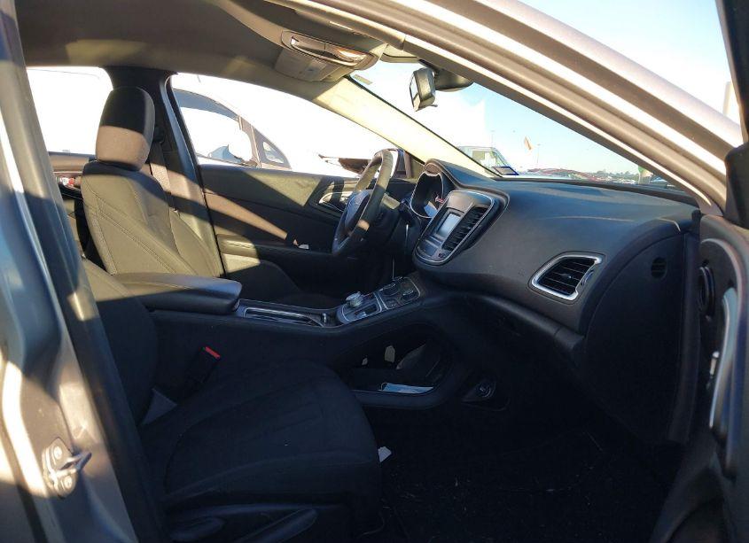 Photo 5 of 2016 Chrysler 200 LIMITED (VIN 1C3CCCAB0GN155672)