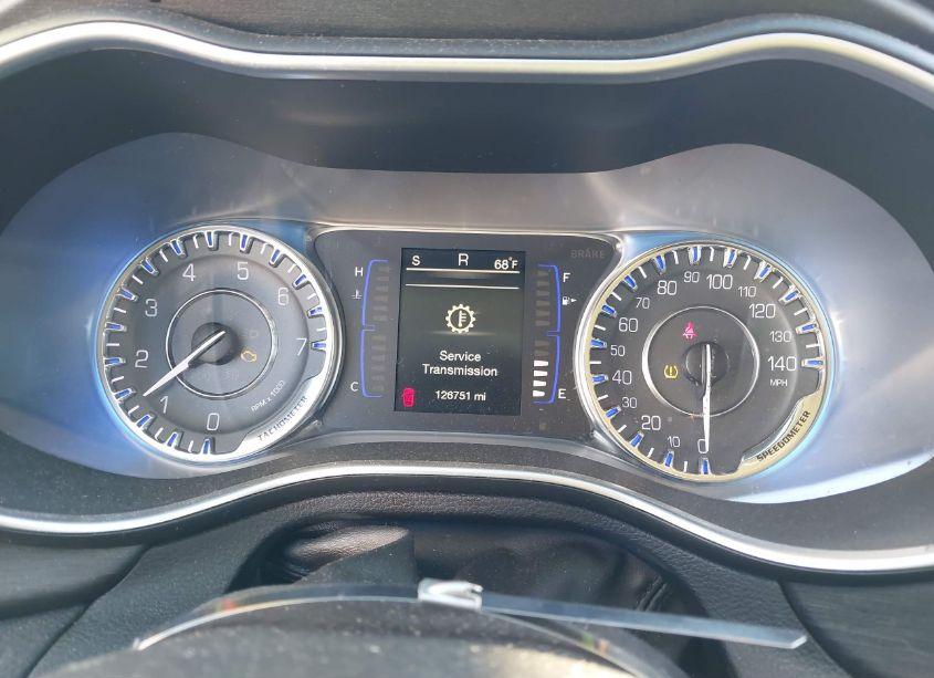 Photo 7 of 2016 Chrysler 200 LIMITED (VIN 1C3CCCAB0GN155672)