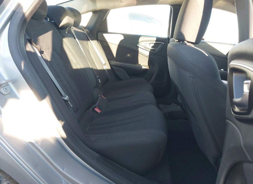 Photo 8 of 2016 Chrysler 200 LIMITED (VIN 1C3CCCAB0GN155672)