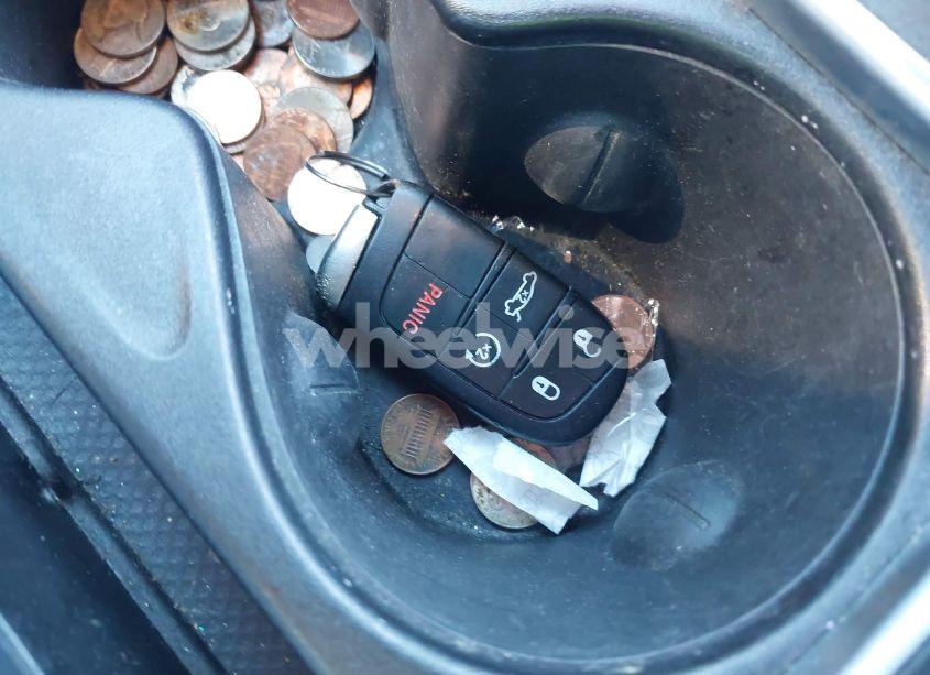 Photo 11 of 2016 Chrysler 200 LIMITED (VIN 1C3CCCAB0GN159558)