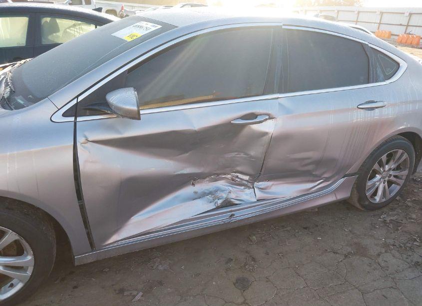 Photo 6 of 2016 Chrysler 200 LIMITED (VIN 1C3CCCAB0GN168938)