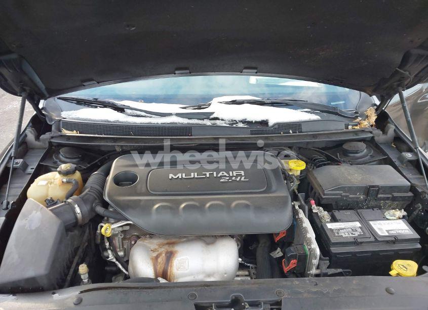 Photo 10 of 2016 Chrysler 200 LIMITED (VIN 1C3CCCAB0GN171323)