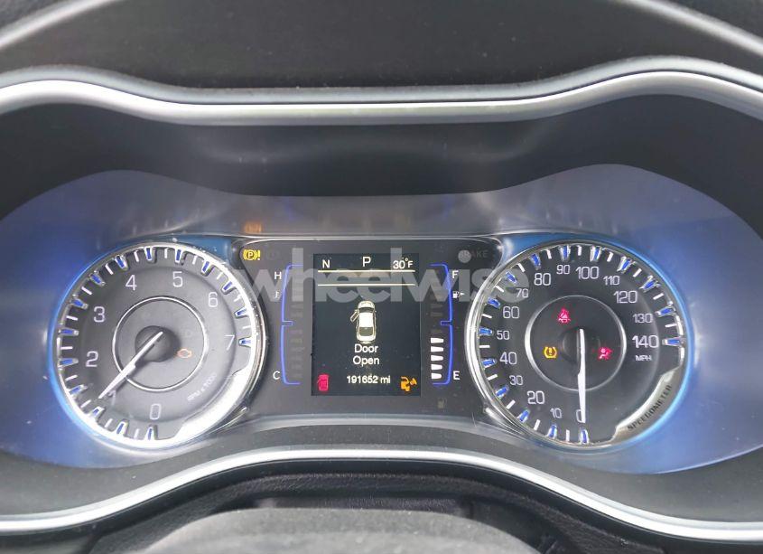 Photo 7 of 2016 Chrysler 200 LIMITED (VIN 1C3CCCAB0GN171323)