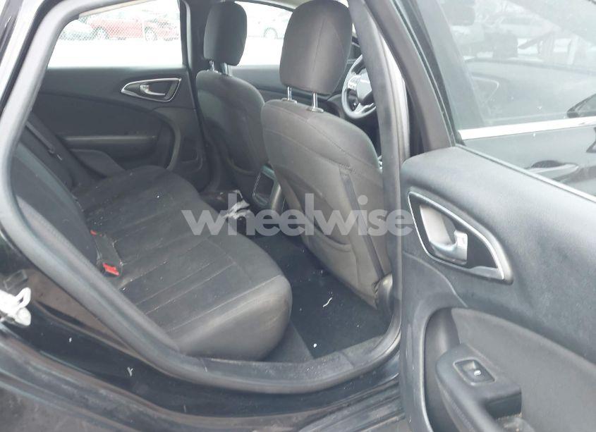 Photo 8 of 2016 Chrysler 200 LIMITED (VIN 1C3CCCAB0GN171323)