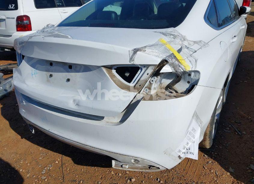 Photo 6 of 2016 Chrysler 200 LIMITED PLATINUM (VIN 1C3CCCAB0GN189384)