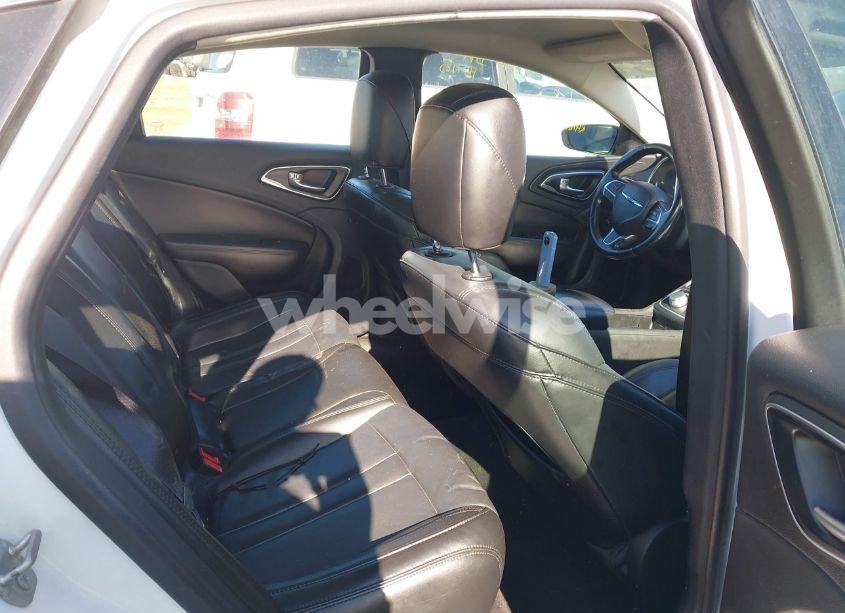 Photo 8 of 2016 Chrysler 200 LIMITED PLATINUM (VIN 1C3CCCAB0GN189384)