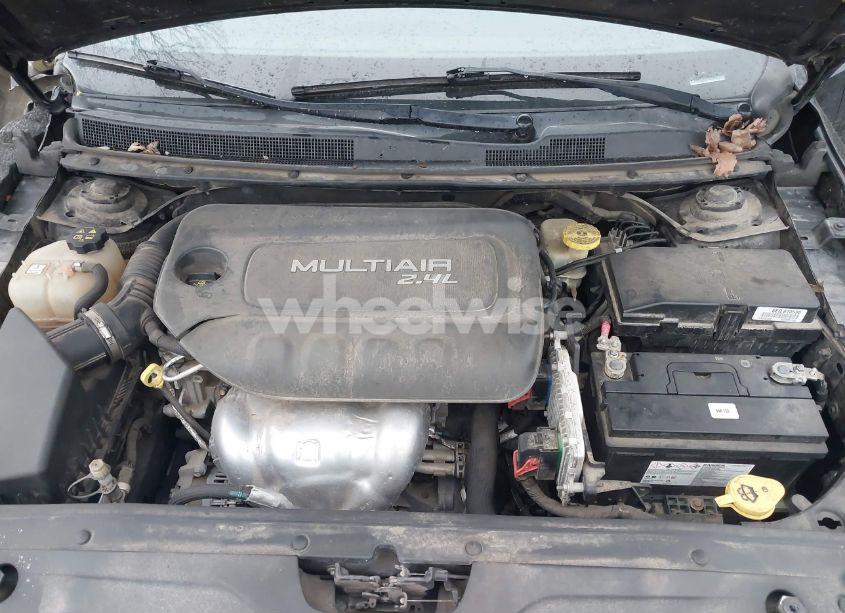 Photo 10 of 2015 Chrysler 200 LIMITED (VIN 1C3CCCAB1FN502604)